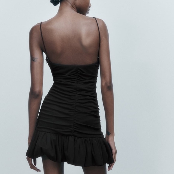 NWT ZARA RUFFLED RUCHED MINI DRESS BLACK M - Picture 3 of 5